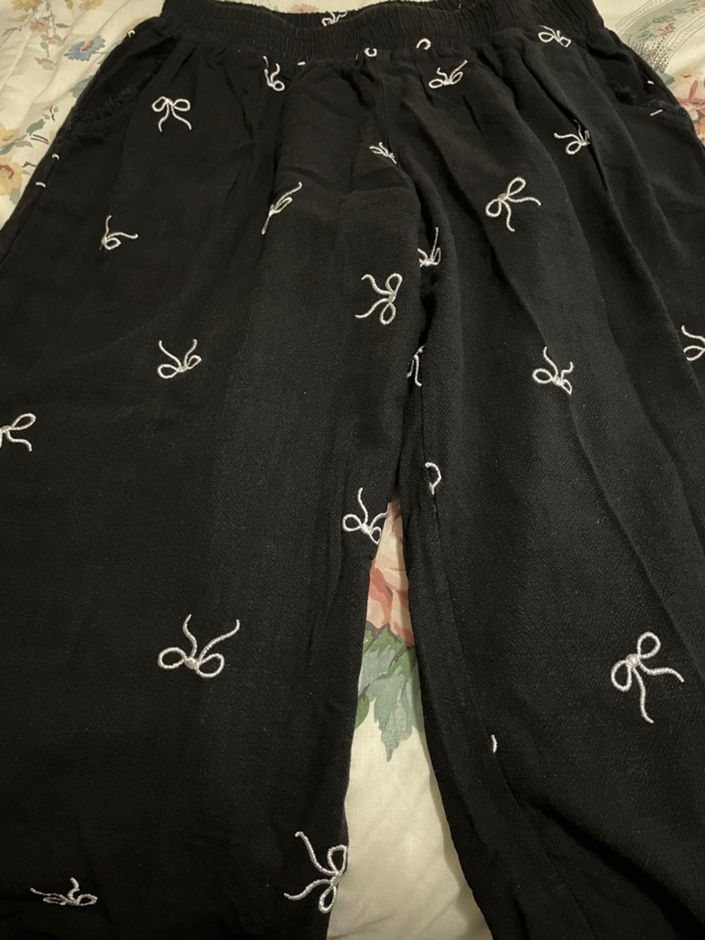 Umgee Black Cropped Pants with White Bow Embroidery